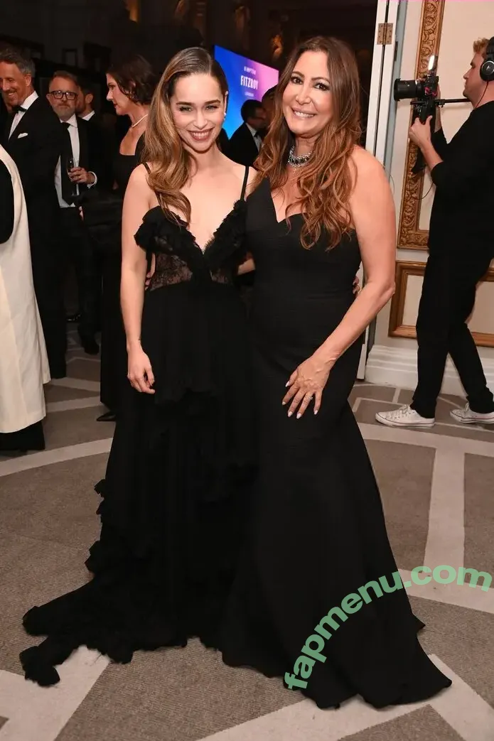 Emilia Clarke nude photo #0049 (clarkeyxo / emilia_clarke)