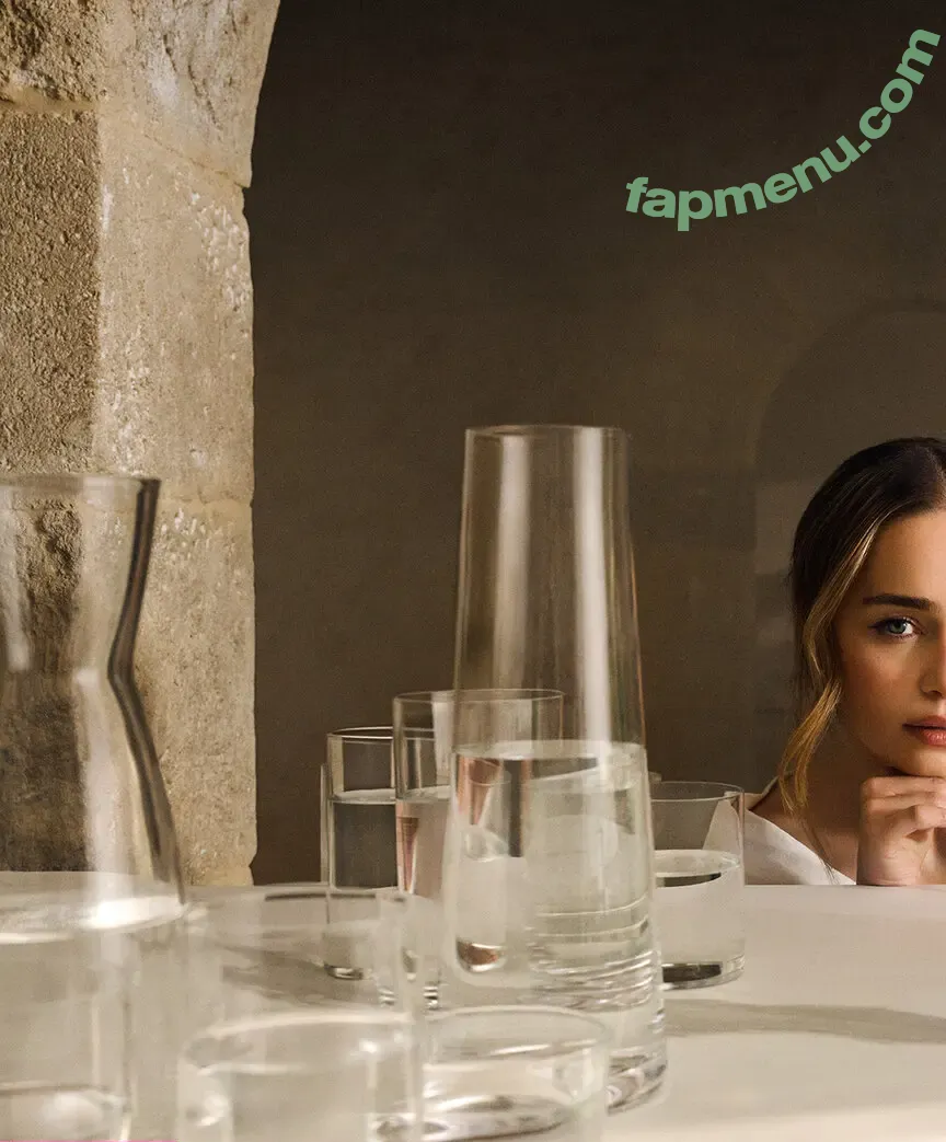 Emilia Clarke nude photo #0143 (clarkeyxo / emilia_clarke)