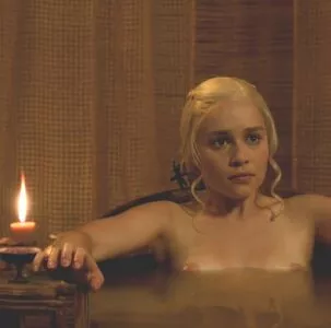 Emilia Clarke / clarkeyxo / emilia_clarke / emiliaclarke nude photo #1180