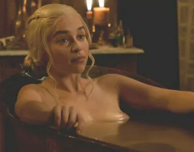 Emilia Clarke / clarkeyxo / emilia_clarke / emiliaclarke nude photo #1183