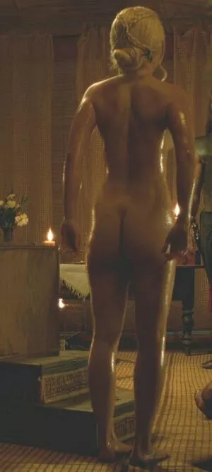 Emilia Clarke / clarkeyxo / emilia_clarke / emiliaclarke nude photo #1206
