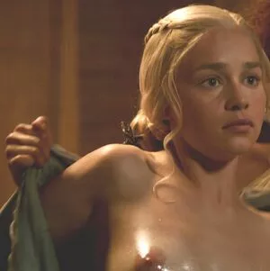Emilia Clarke / clarkeyxo / emilia_clarke / emiliaclarke nude photo #1210
