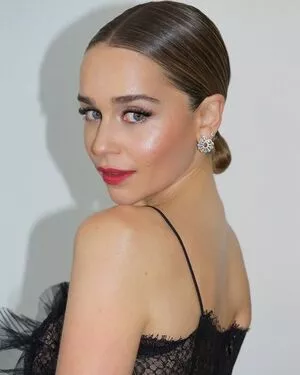 Emilia Clarke / clarkeyxo / emilia_clarke / emiliaclarke nude photo #1245
