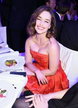 Emilia Clarke / clarkeyxo / emilia_clarke / emiliaclarke nude photo #1262