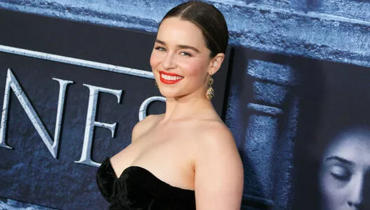 Emilia Clarke / clarkeyxo / emilia_clarke / emiliaclarke nude photo #1263