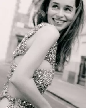 Emilia Clarke / clarkeyxo / emilia_clarke / emiliaclarke nude photo #1304