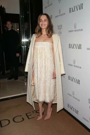 Emilia Clarke / clarkeyxo / emilia_clarke / emiliaclarke nude photo #1319