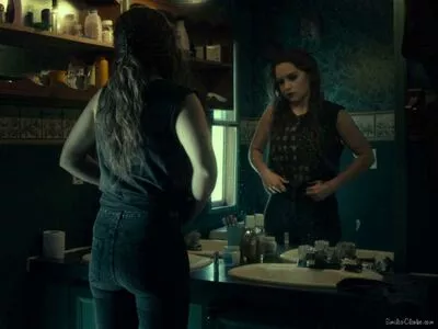 Emilia Clarke / clarkeyxo / emilia_clarke / emiliaclarke nude photo #1359