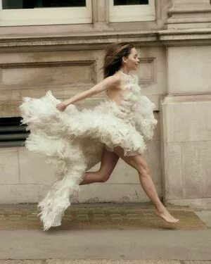 Emilia Clarke / clarkeyxo / emilia_clarke / emiliaclarke nude photo #1399