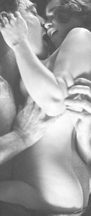 Emilia Clarke / clarkeyxo / emilia_clarke / emiliaclarke nude photo #1461