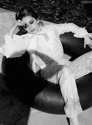 Emilia Clarke / clarkeyxo / emilia_clarke / emiliaclarke nude photo #1543