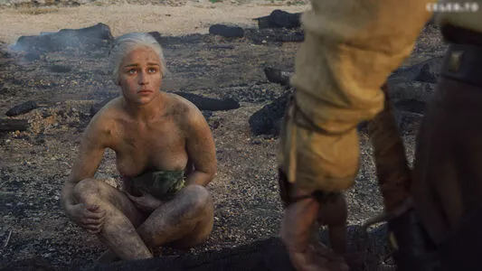 Emilia Clarke / clarkeyxo / emilia_clarke / emiliaclarke nude photo #1596