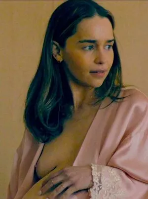 Emilia Clarke / clarkeyxo / emilia_clarke / emiliaclarke nude photo #1750