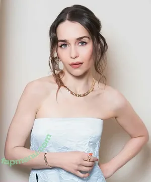 Emilia Clarke / clarkeyxo / emilia_clarke / emiliaclarke nude photo #1917