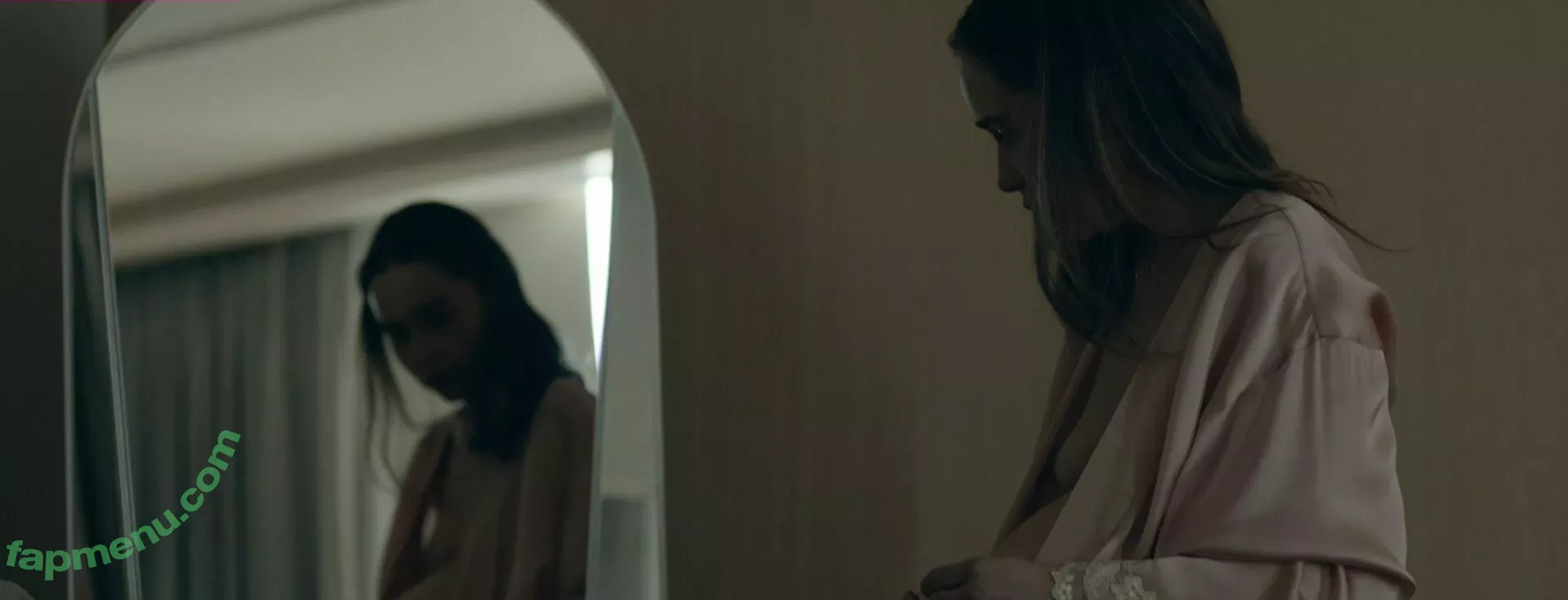 Emilia Clarke nude photo #1068 (clarkeyxo / emilia_clarke / emiliaclarke)