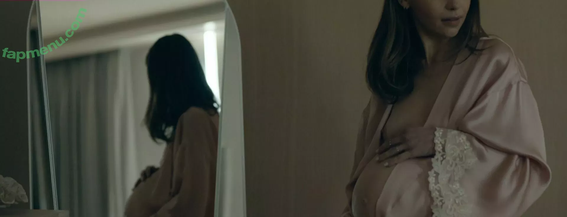 Emilia Clarke nude photo #1074 (clarkeyxo / emilia_clarke / emiliaclarke)