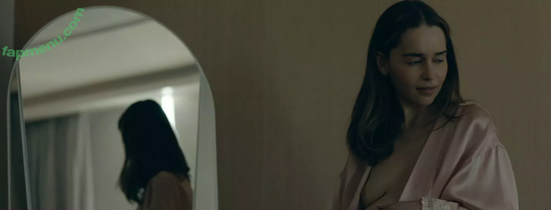 Emilia Clarke nude photo #1079 (clarkeyxo / emilia_clarke / emiliaclarke)