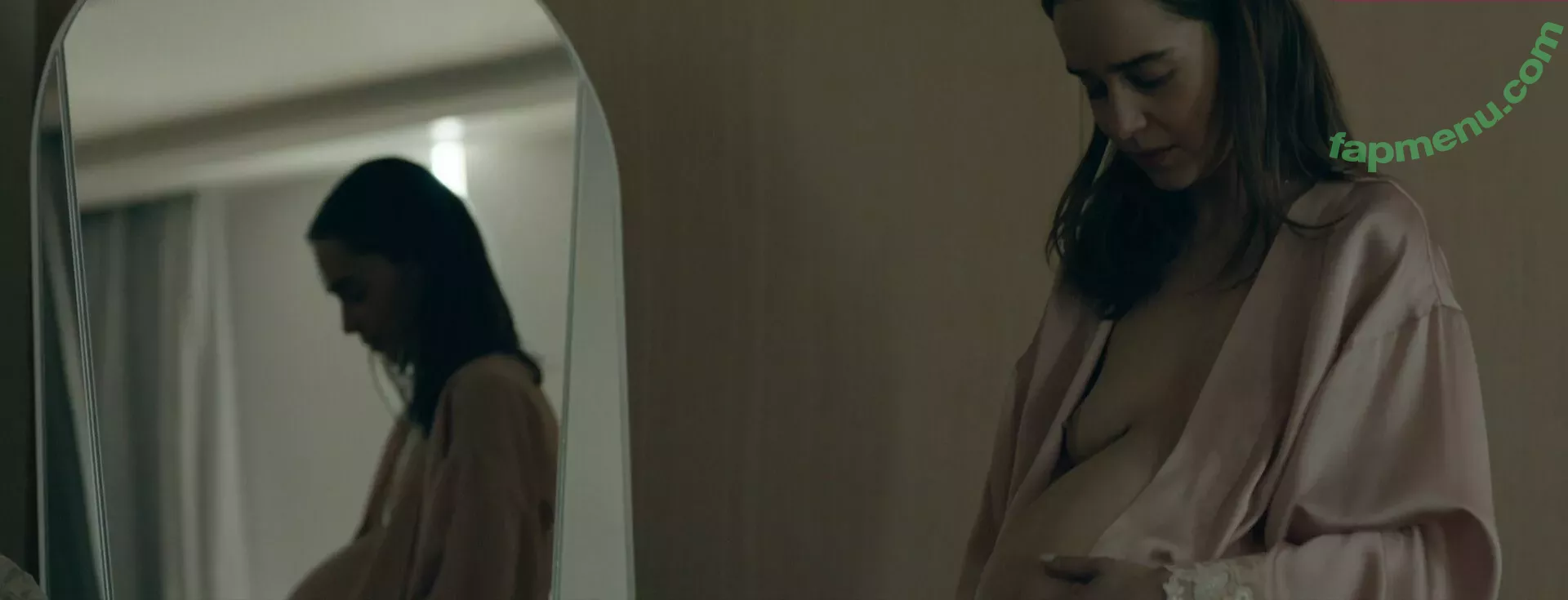 Emilia Clarke nude photo #1082 (clarkeyxo / emilia_clarke / emiliaclarke)