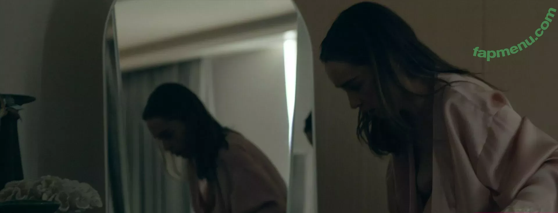 Emilia Clarke nude photo #1087 (clarkeyxo / emilia_clarke / emiliaclarke)