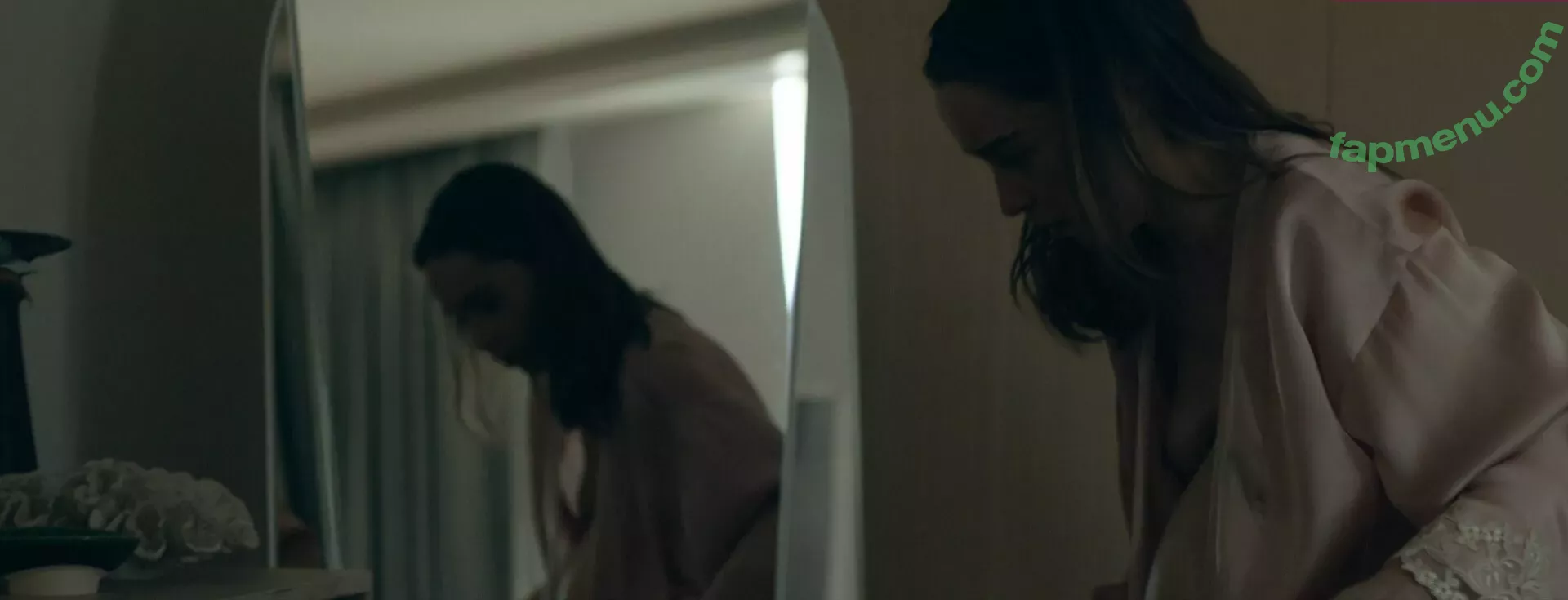 Emilia Clarke nude photo #1088 (clarkeyxo / emilia_clarke / emiliaclarke)