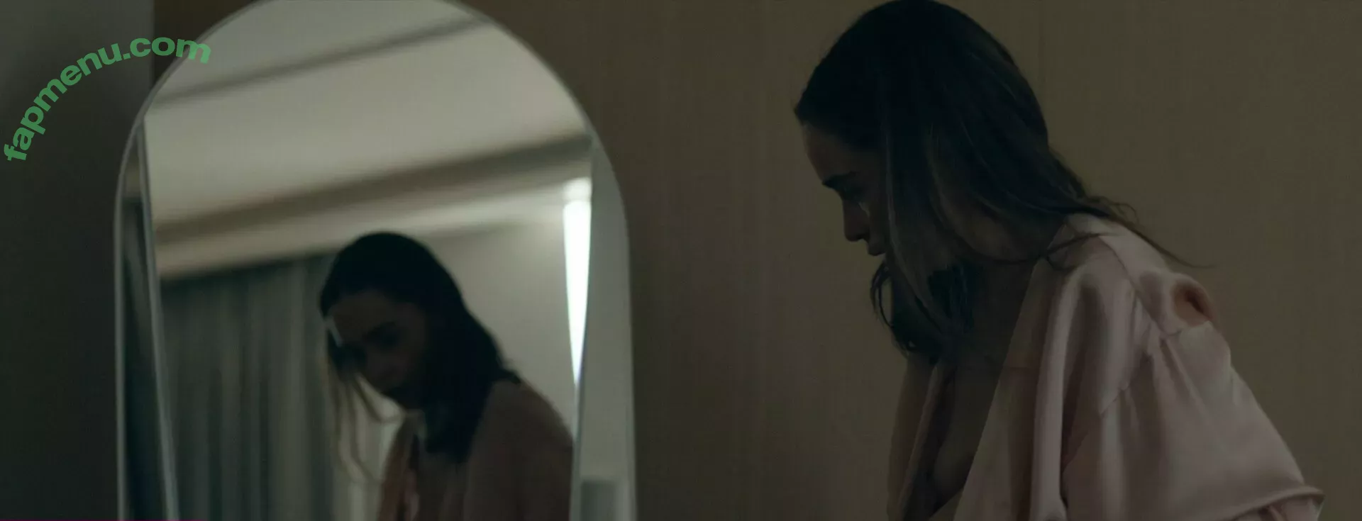 Emilia Clarke nude photo #1092 (clarkeyxo / emilia_clarke / emiliaclarke)