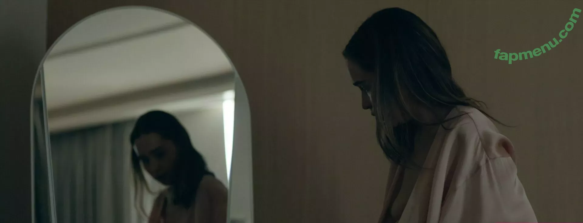 Emilia Clarke nude photo #1094 (clarkeyxo / emilia_clarke / emiliaclarke)