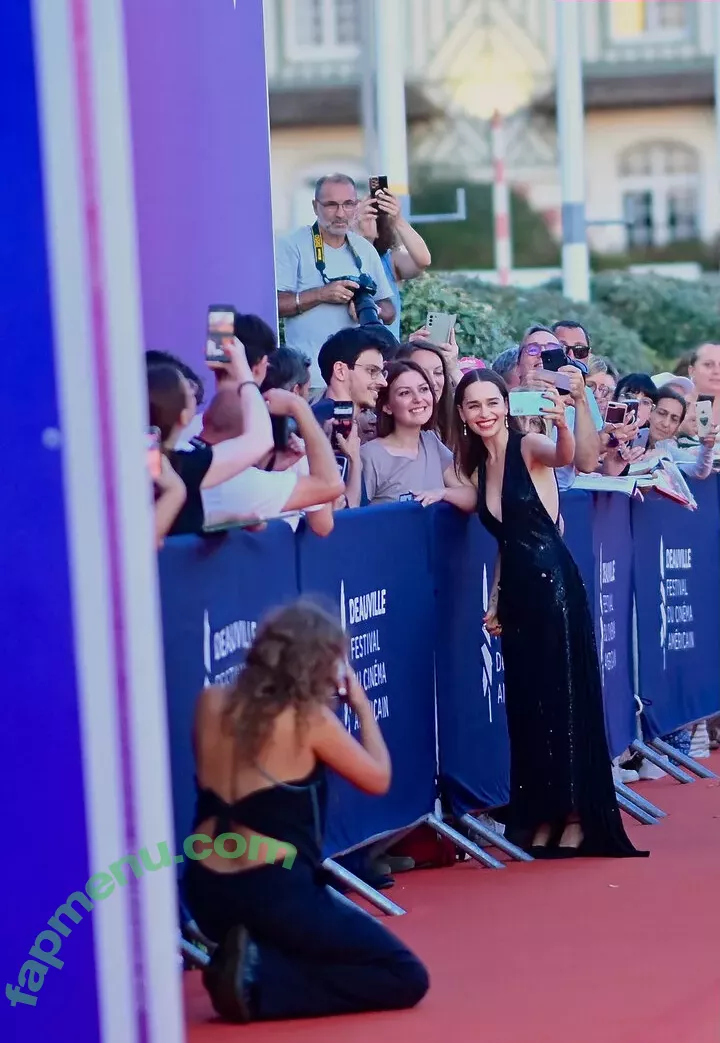 Emilia Clarke nude photo #1105 (clarkeyxo / emilia_clarke / emiliaclarke)