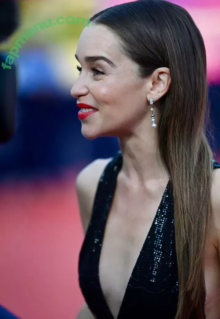 Emilia Clarke nude photo #1112 (clarkeyxo / emilia_clarke / emiliaclarke)