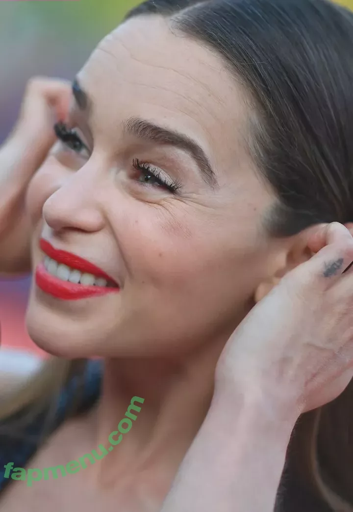 Emilia Clarke nude photo #1147 (clarkeyxo / emilia_clarke / emiliaclarke)