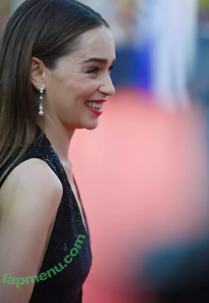 Emilia Clarke nude photo #1151 (clarkeyxo / emilia_clarke / emiliaclarke)