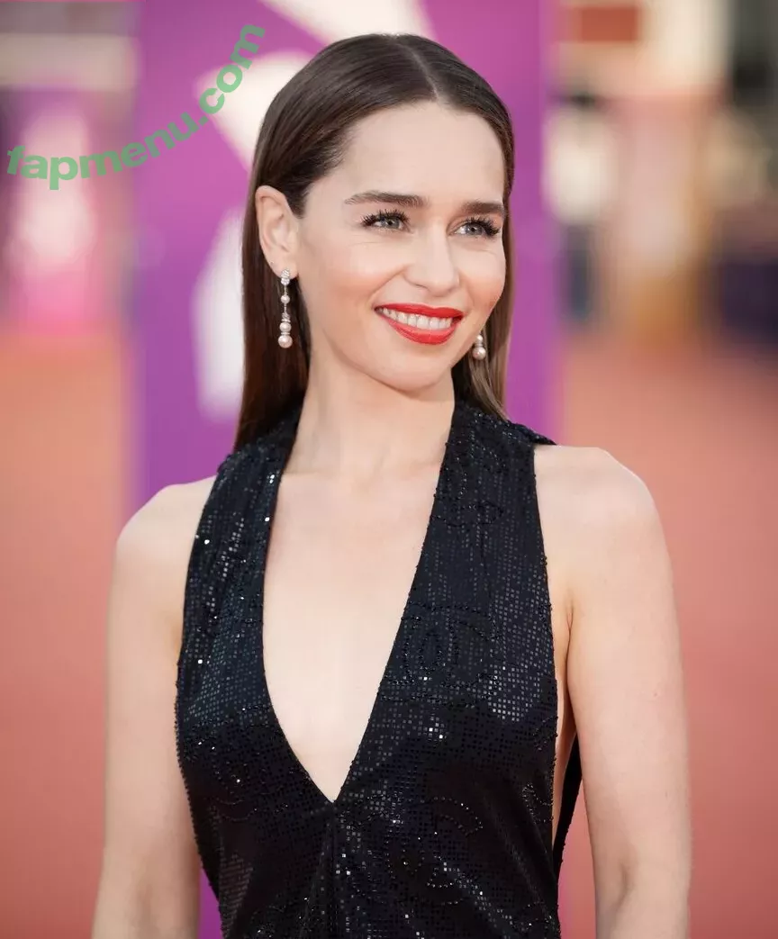 Emilia Clarke nude photo #1163 (clarkeyxo / emilia_clarke / emiliaclarke)