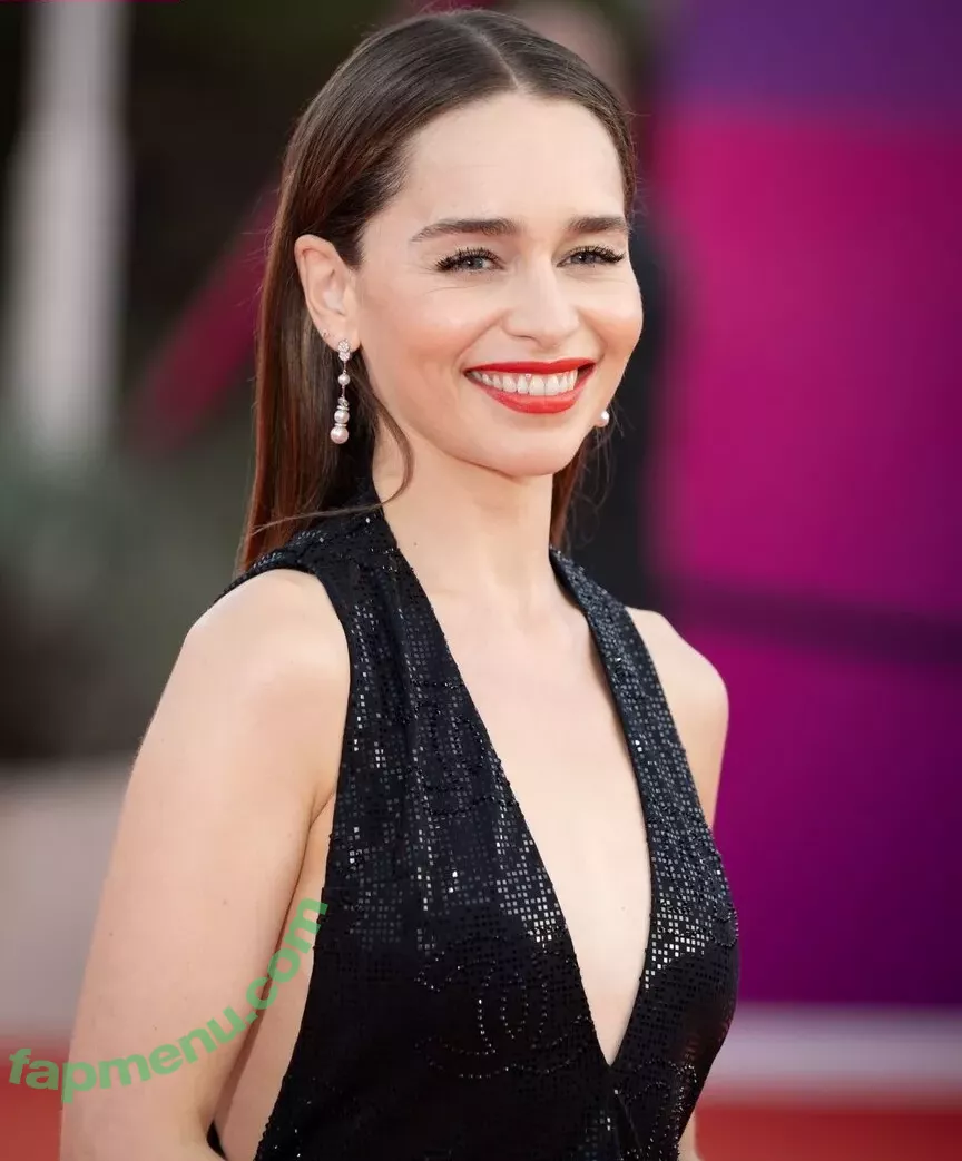 Emilia Clarke nude photo #1171 (clarkeyxo / emilia_clarke / emiliaclarke)