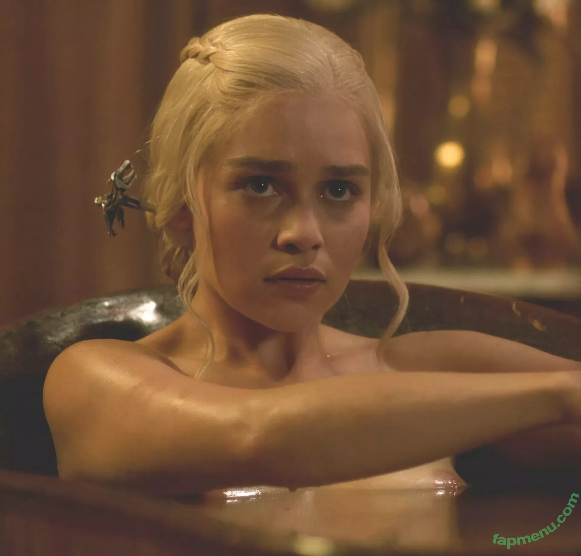 Emilia Clarke nude photo #1179 (clarkeyxo / emilia_clarke / emiliaclarke)