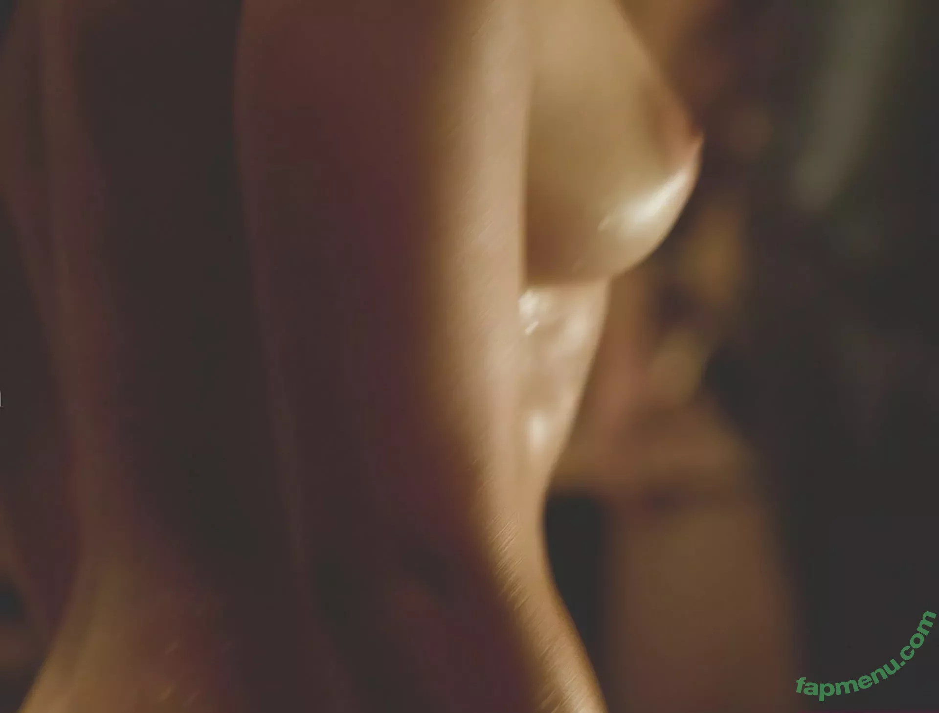 Emilia Clarke nude photo #1200 (clarkeyxo / emilia_clarke / emiliaclarke)