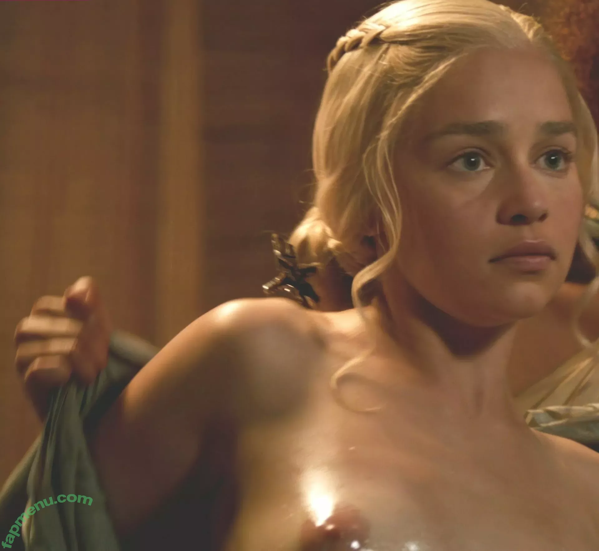 Emilia Clarke nude photo #1207 (clarkeyxo / emilia_clarke / emiliaclarke)