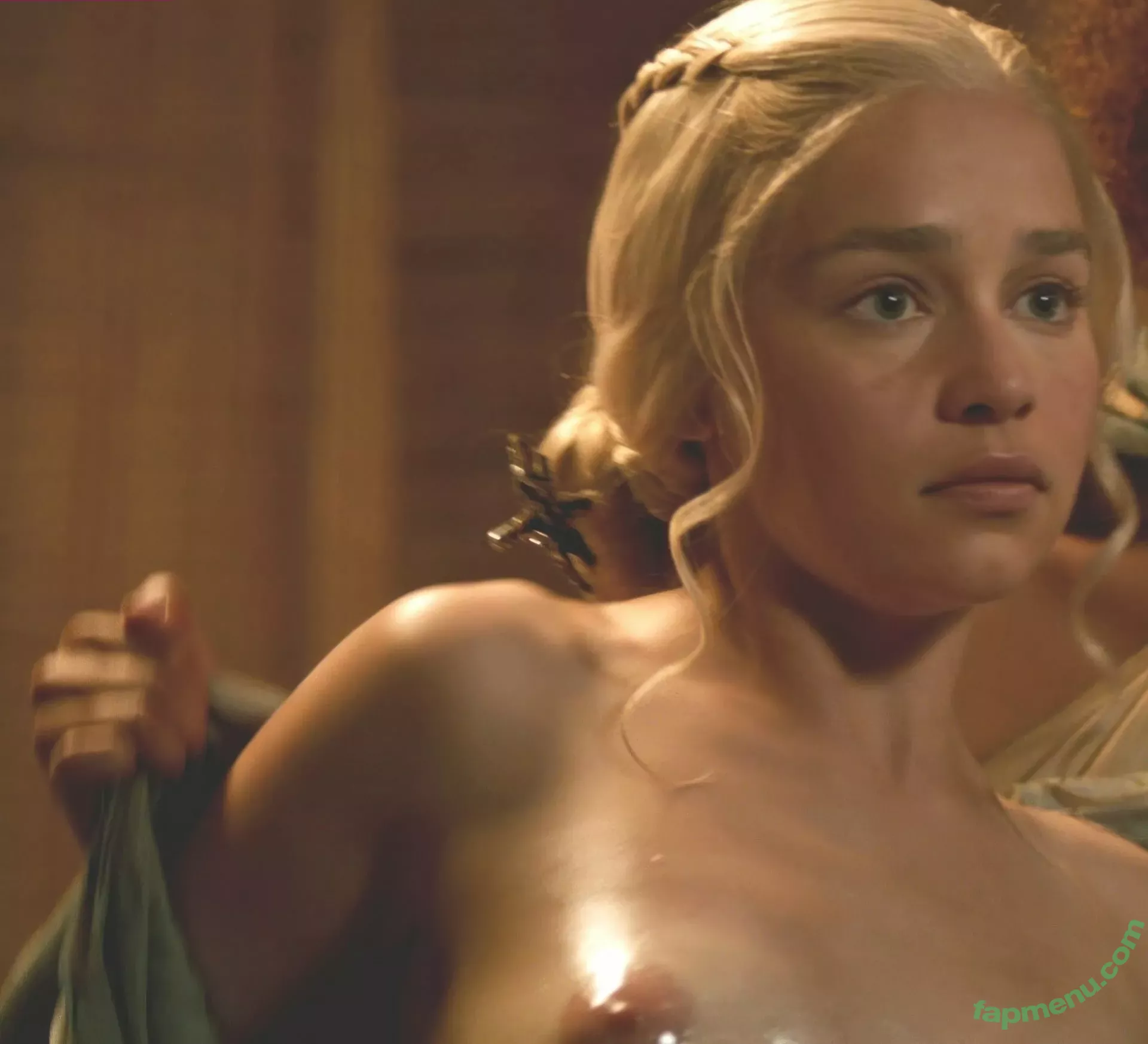Emilia Clarke nude photo #1208 (clarkeyxo / emilia_clarke / emiliaclarke)