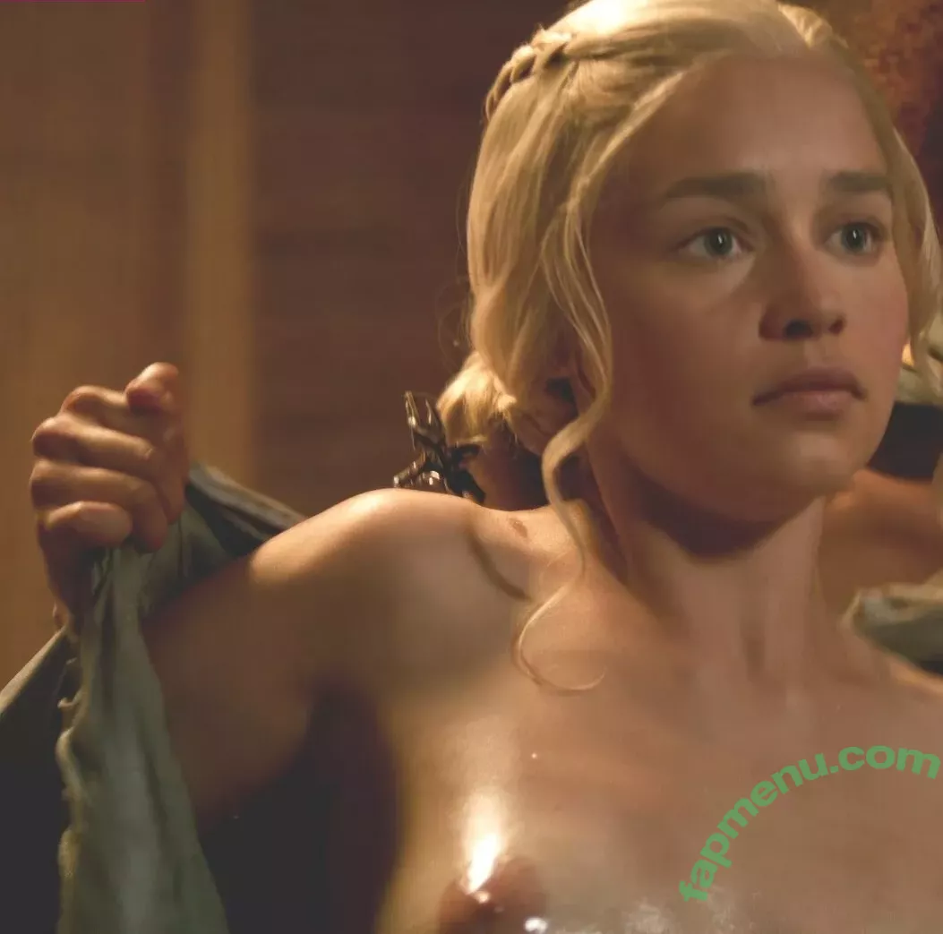 Emilia Clarke nude photo #1211 (clarkeyxo / emilia_clarke / emiliaclarke)