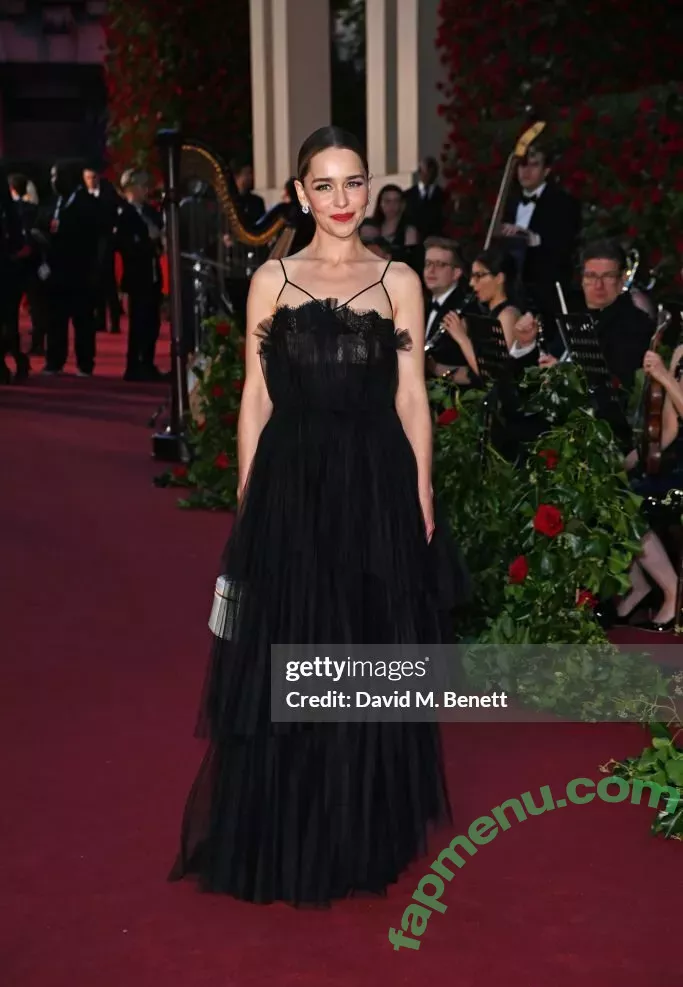 Emilia Clarke nude photo #1217 (clarkeyxo / emilia_clarke / emiliaclarke)