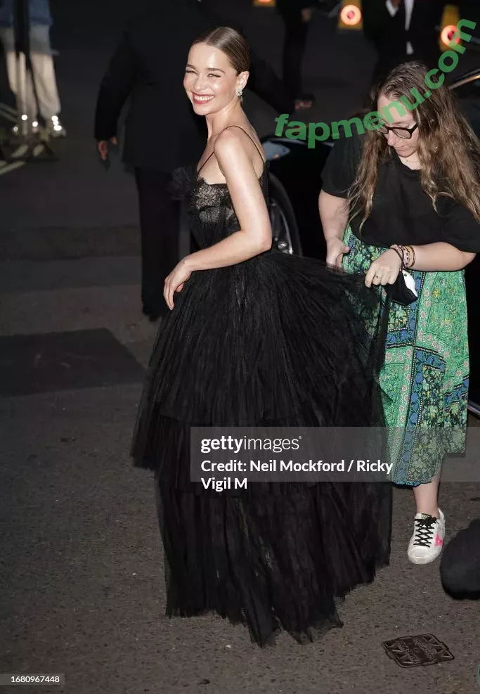 Emilia Clarke nude photo #1218 (clarkeyxo / emilia_clarke / emiliaclarke)