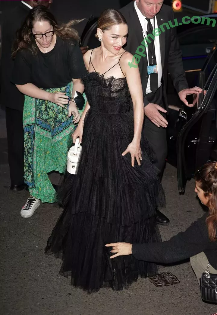Emilia Clarke nude photo #1221 (clarkeyxo / emilia_clarke / emiliaclarke)