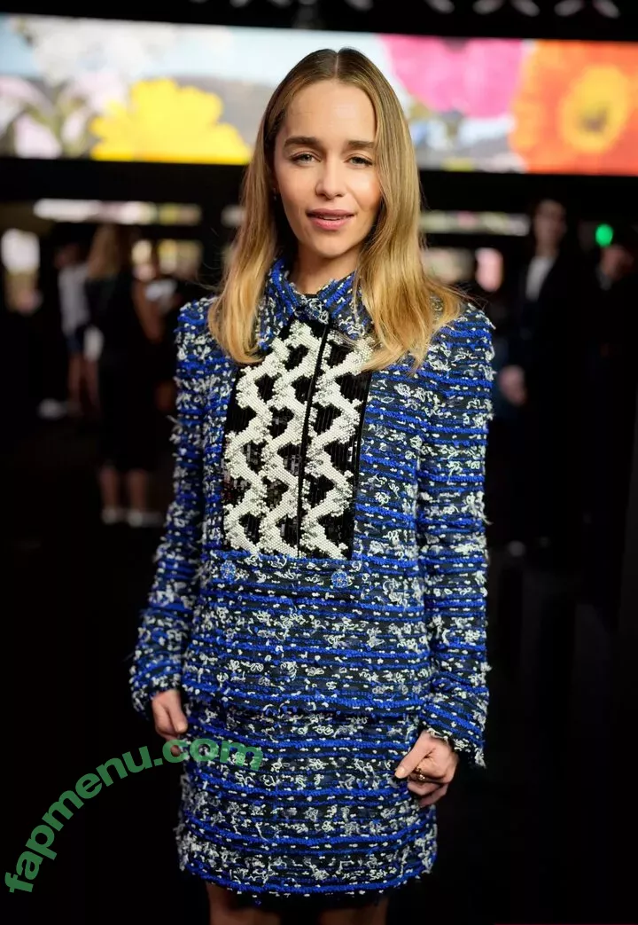 Emilia Clarke nude photo #1237 (clarkeyxo / emilia_clarke / emiliaclarke)