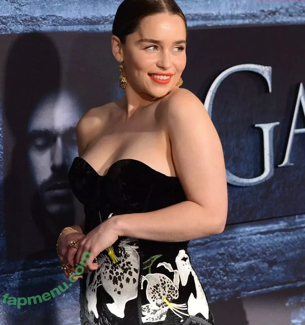 Emilia Clarke nude photo #1294 (clarkeyxo / emilia_clarke / emiliaclarke)