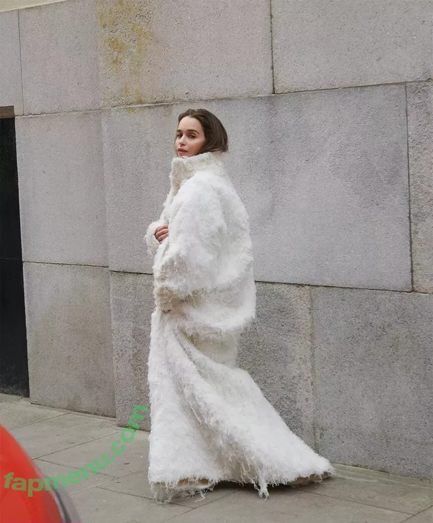 Emilia Clarke nude photo #1298 (clarkeyxo / emilia_clarke / emiliaclarke)