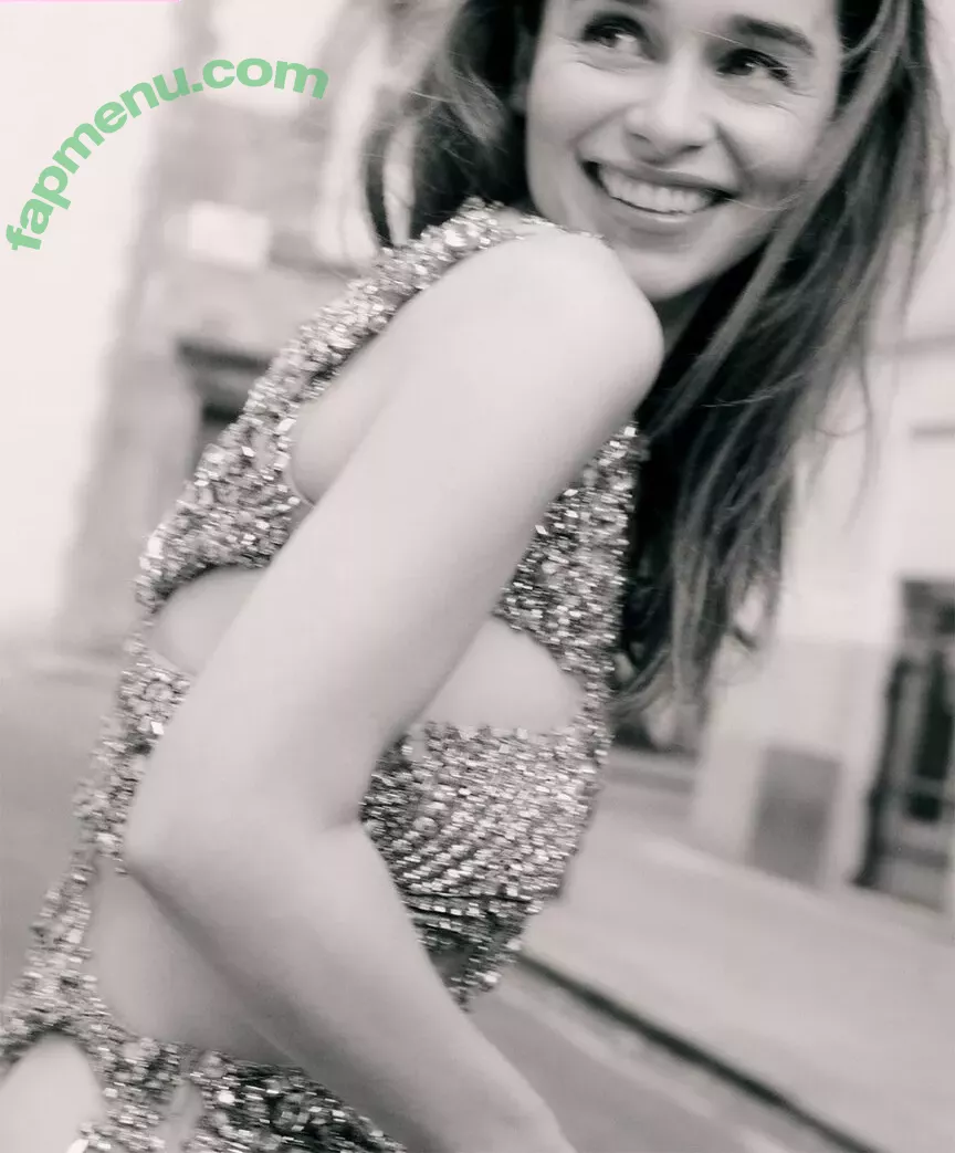 Emilia Clarke nude photo #1304 (clarkeyxo / emilia_clarke / emiliaclarke)
