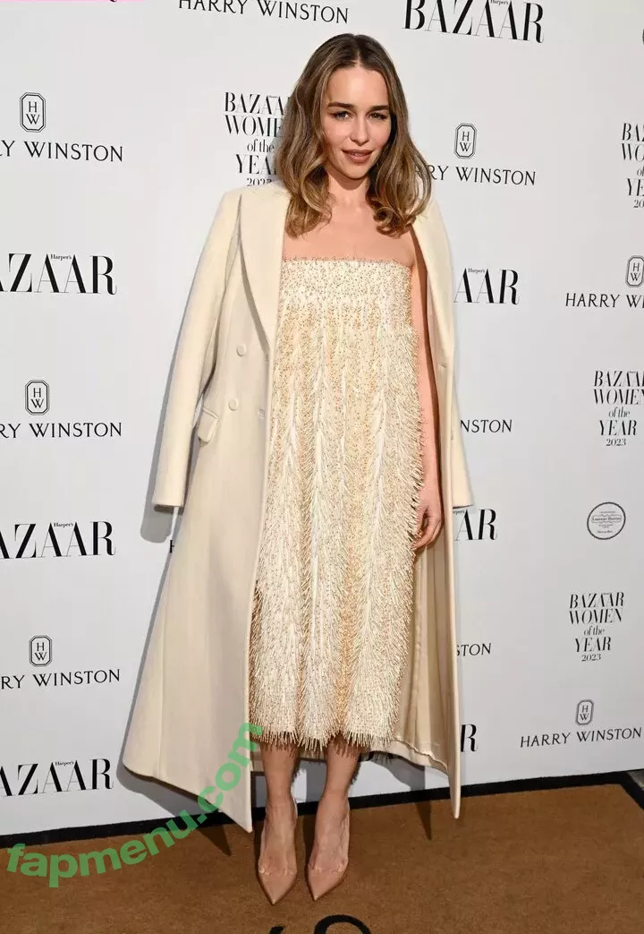 Emilia Clarke nude photo #1315 (clarkeyxo / emilia_clarke / emiliaclarke)