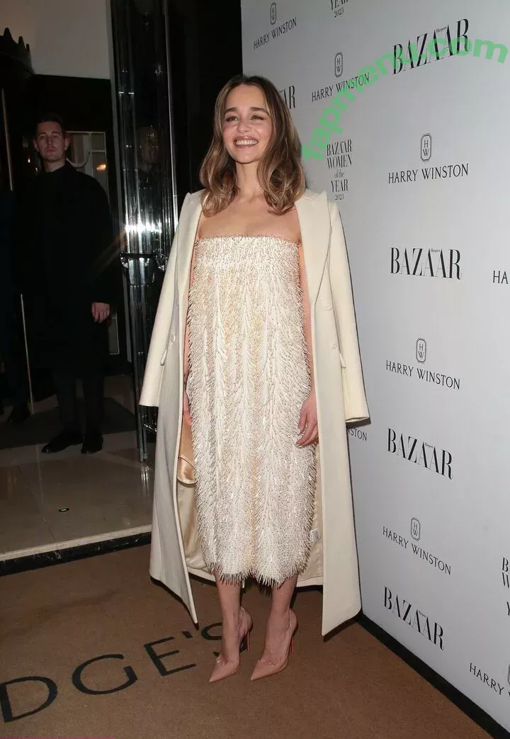 Emilia Clarke nude photo #1319 (clarkeyxo / emilia_clarke / emiliaclarke)