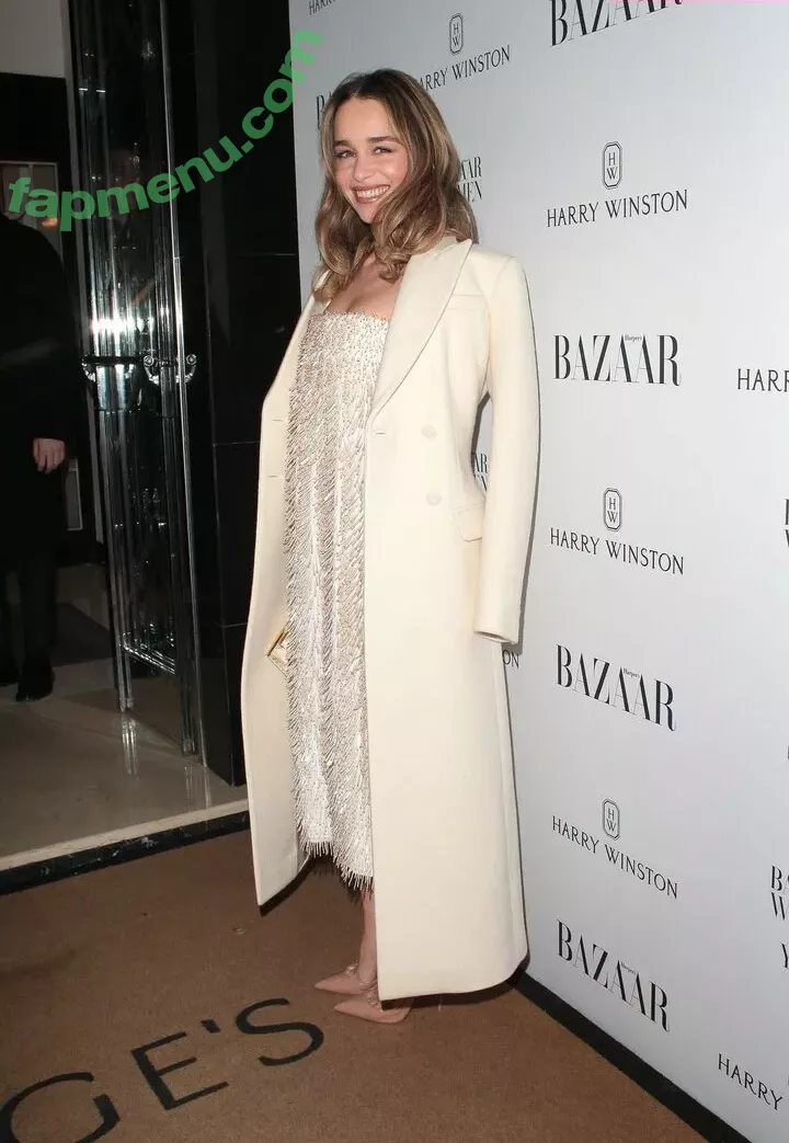 Emilia Clarke nude photo #1322 (clarkeyxo / emilia_clarke / emiliaclarke)