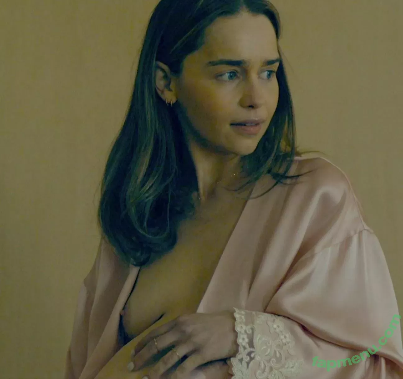 Emilia Clarke nude photo #1361 (clarkeyxo / emilia_clarke / emiliaclarke)