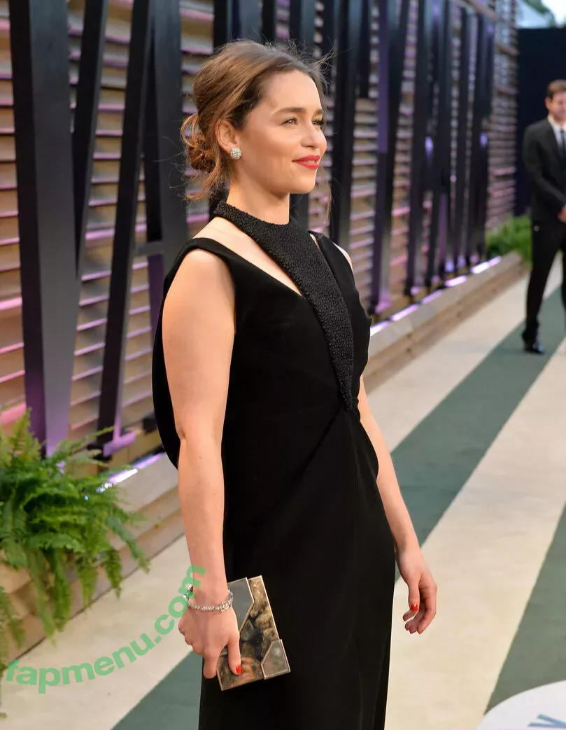 Emilia Clarke nude photo #1385 (clarkeyxo / emilia_clarke / emiliaclarke)