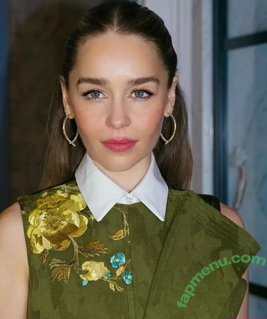 Emilia Clarke nude photo #1398 (clarkeyxo / emilia_clarke / emiliaclarke)